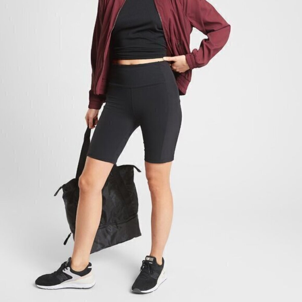 Athleta Excursion Hybrid 9" Short Athletic Biker Short in Black Womens Size XS